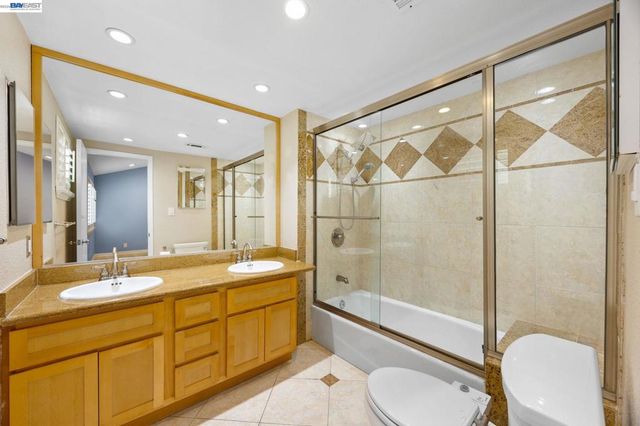 34 Chimney Rock, Oakland, CA 94605