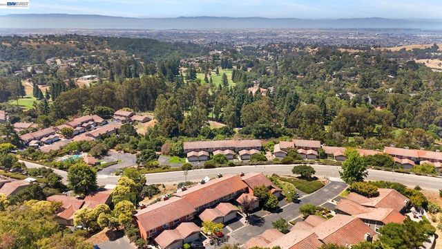 34 Chimney Rock, Oakland, CA 94605