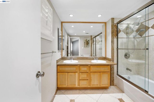 34 Chimney Rock, Oakland, CA 94605