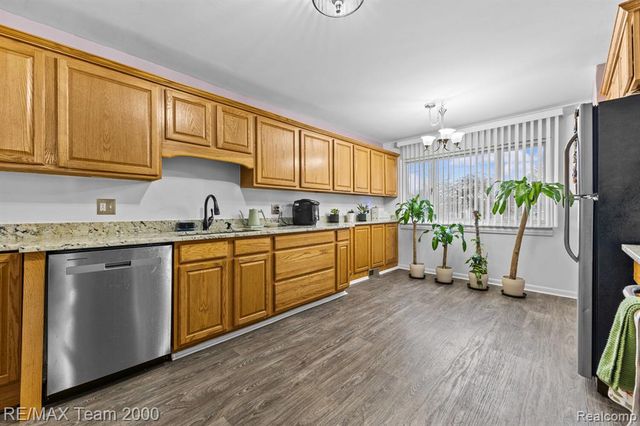 26230 Bonnie Avenue, Warren, MI 48089