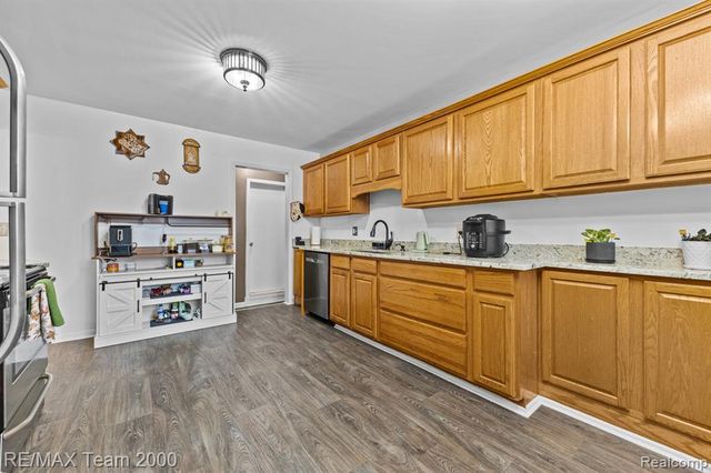 26230 Bonnie Avenue, Warren, MI 48089