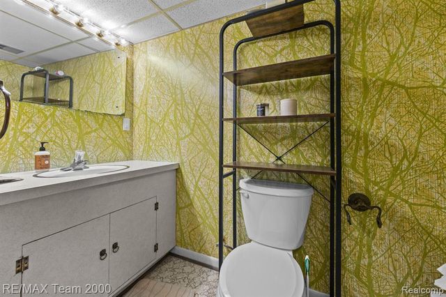 26230 Bonnie Avenue, Warren, MI 48089