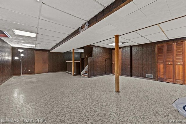 26230 Bonnie Avenue, Warren, MI 48089