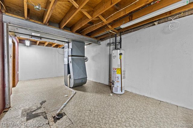 26230 Bonnie Avenue, Warren, MI 48089