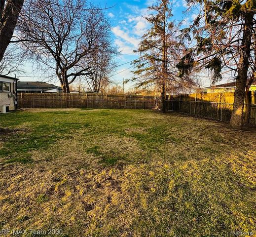 26230 Bonnie Avenue, Warren, MI 48089