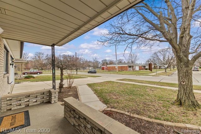 26230 Bonnie Avenue, Warren, MI 48089