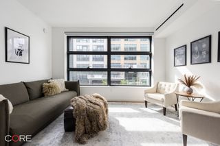 547 W 47th Street # 317, New York City, NY 10036