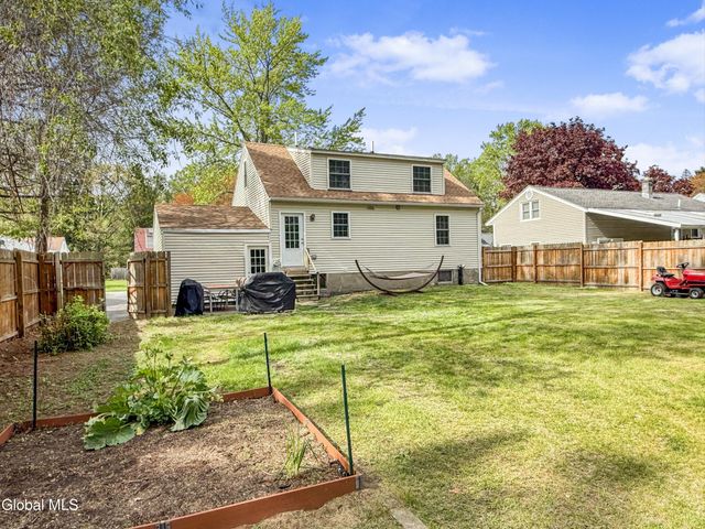 20 St Joseph Street, Colonie, NY 12303