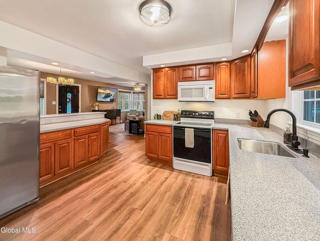 20 St Joseph Street, Colonie, NY 12303