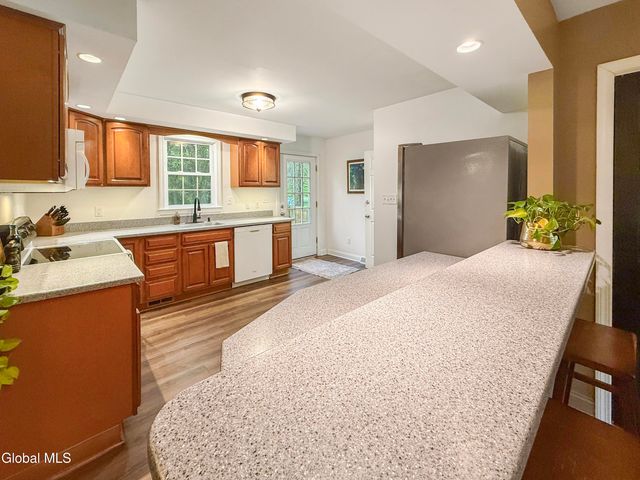 20 St Joseph Street, Colonie, NY 12303