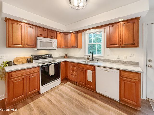 20 St Joseph Street, Colonie, NY 12303