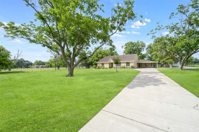18120 County Road 127, Pearland, TX 77581
