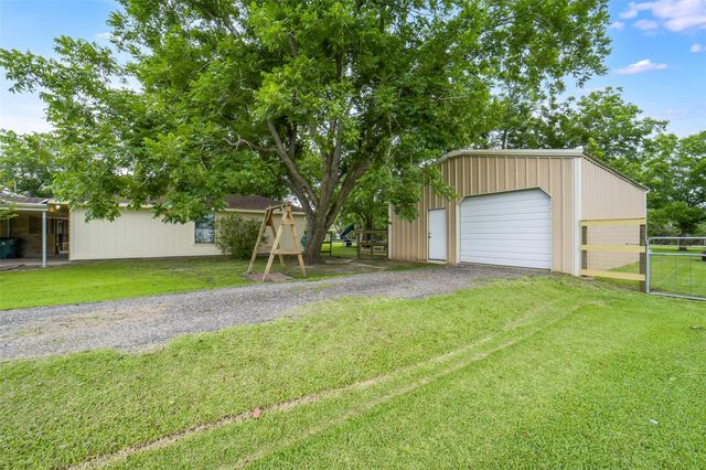 18120 County Road 127, Pearland, TX 77581