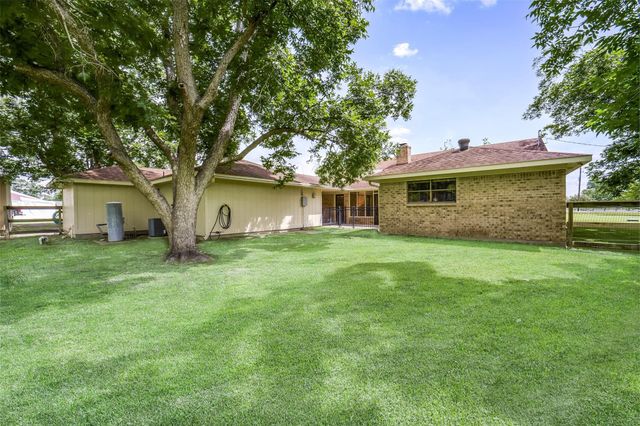 18120 County Road 127, Pearland, TX 77581