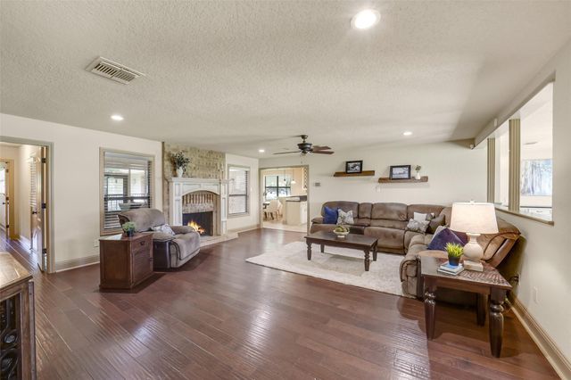 18120 County Road 127, Pearland, TX 77581