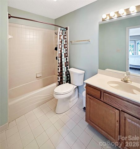 603 29th Avenue NE 213, Hickory, NC 28601