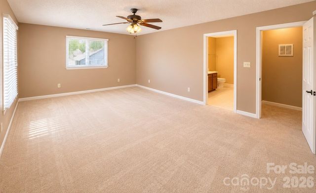 603 29th Avenue NE 213, Hickory, NC 28601