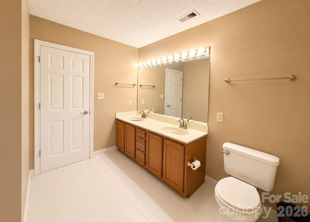 603 29th Avenue NE 213, Hickory, NC 28601