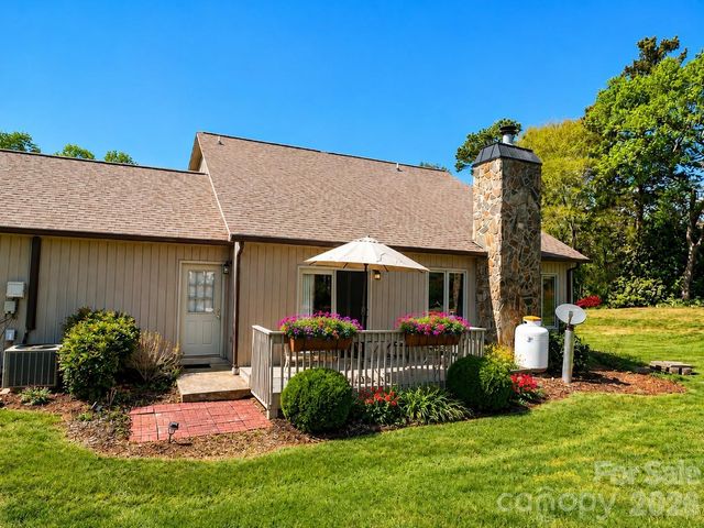 603 29th Avenue NE 213, Hickory, NC 28601