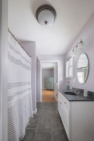 570 County Road, Bradford, NH 03221