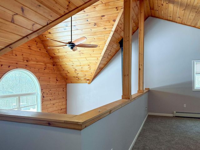 570 County Road, Bradford, NH 03221