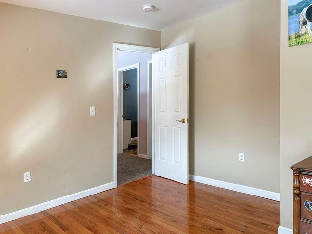 570 County Road, Bradford, NH 03221