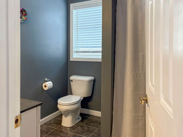 570 County Road, Bradford, NH 03221