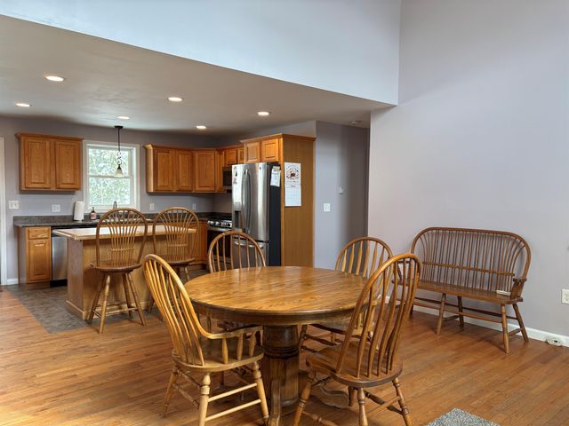 570 County Road, Bradford, NH 03221