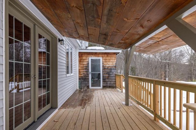 570 County Road, Bradford, NH 03221