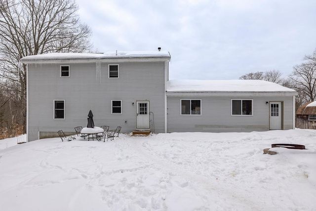 570 County Road, Bradford, NH 03221