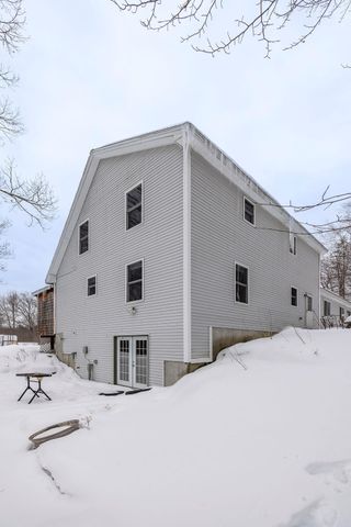 570 County Road, Bradford, NH 03221
