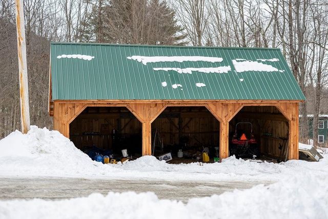 570 County Road, Bradford, NH 03221