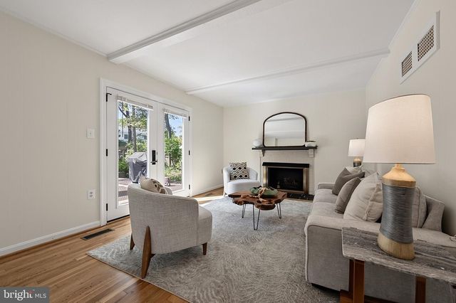 8620 YARDLEY DR, Alexandria, VA 22308