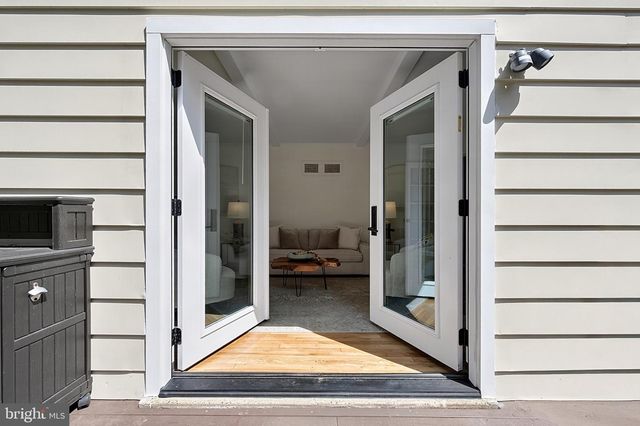 8620 YARDLEY DR, Alexandria, VA 22308