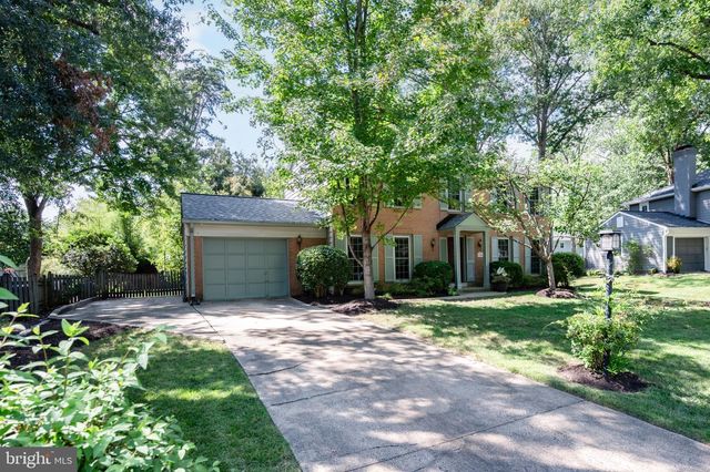 8620 YARDLEY DR, Alexandria, VA 22308