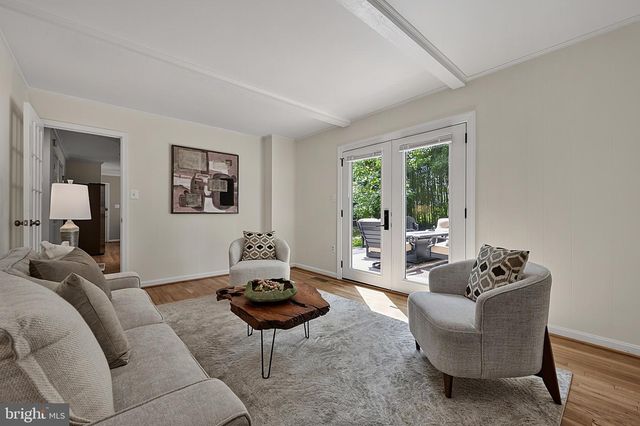 8620 YARDLEY DR, Alexandria, VA 22308