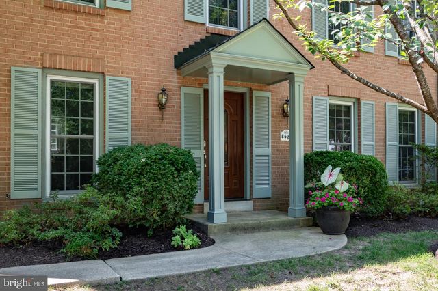 8620 YARDLEY DR, Alexandria, VA 22308