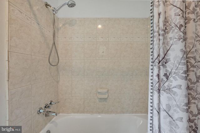 8620 YARDLEY DR, Alexandria, VA 22308
