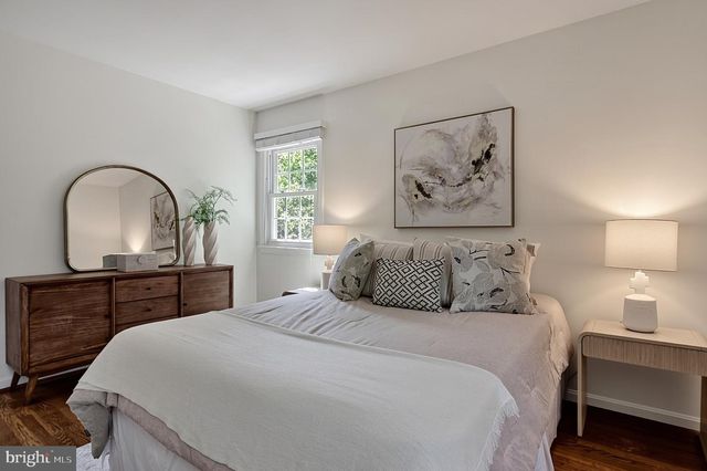 8620 YARDLEY DR, Alexandria, VA 22308