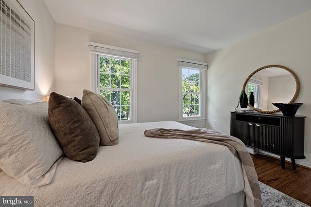 8620 YARDLEY DR, Alexandria, VA 22308