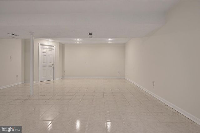 8620 YARDLEY DR, Alexandria, VA 22308