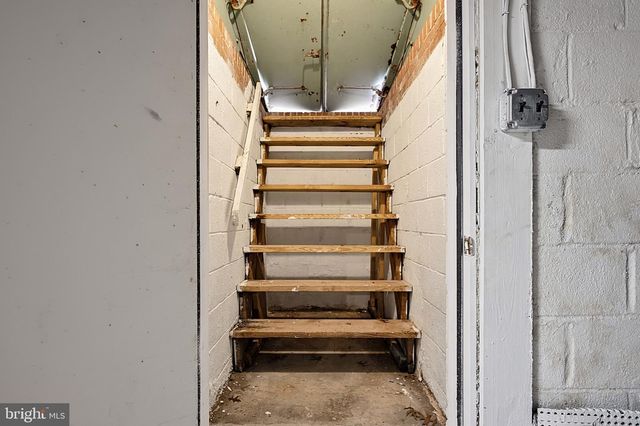 8620 YARDLEY DR, Alexandria, VA 22308