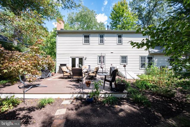 8620 YARDLEY DR, Alexandria, VA 22308