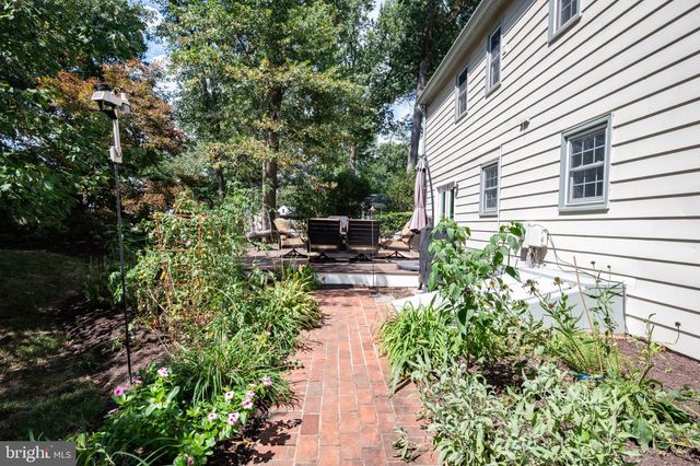 8620 YARDLEY DR, Alexandria, VA 22308