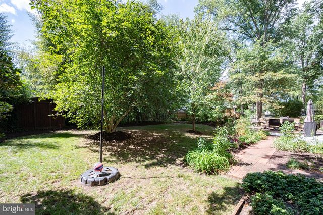 8620 YARDLEY DR, Alexandria, VA 22308