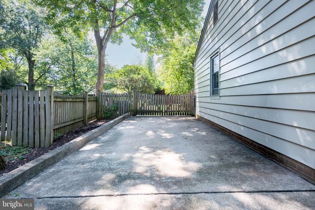 8620 YARDLEY DR, Alexandria, VA 22308