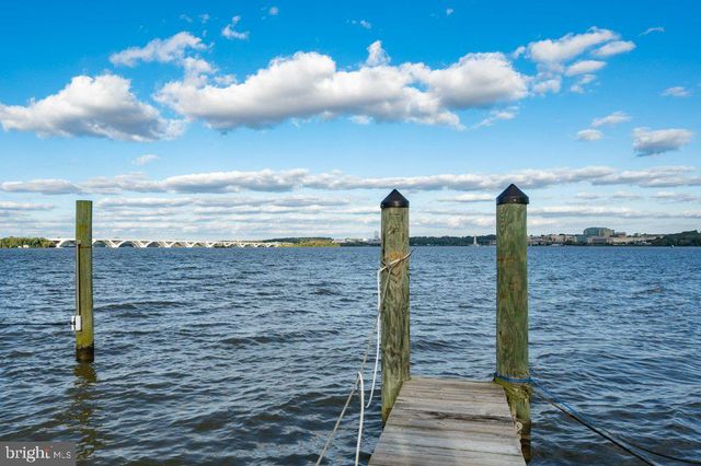 8620 YARDLEY DR, Alexandria, VA 22308