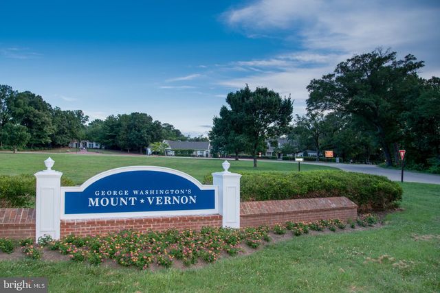 8620 YARDLEY DR, Alexandria, VA 22308