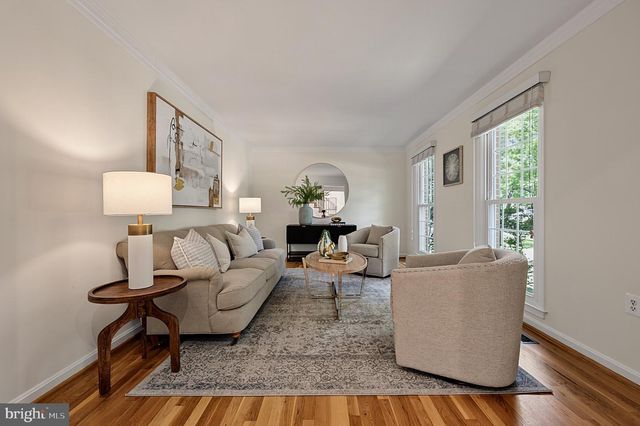 8620 YARDLEY DR, Alexandria, VA 22308