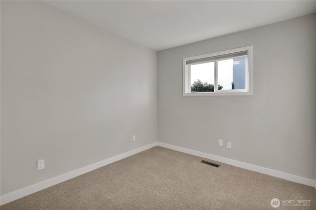 321 3rd Street NE, Auburn, WA 98002